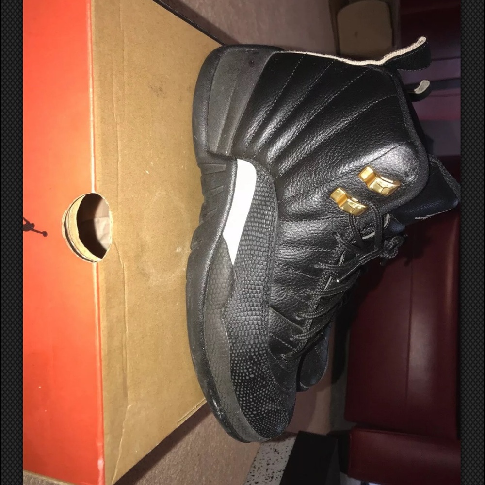 Air Jordan Master 12s size 8 men’s
